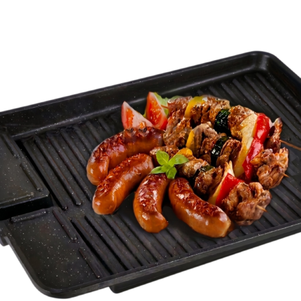 Grillipannu tarttumattomalla pinnoitteella savuttomaan grillaukseen, rivoitettu pinta lihalle, makkaroille ja vihanneksille